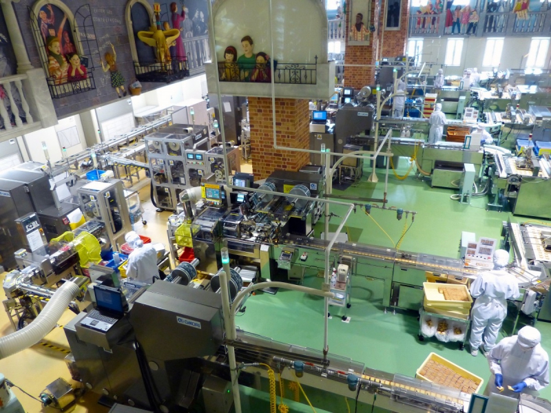 chocolaterie-MAZAUGUES-min_japan_sapporo_chocolate_factory_label_packaging_cookie_machine_operators-961509